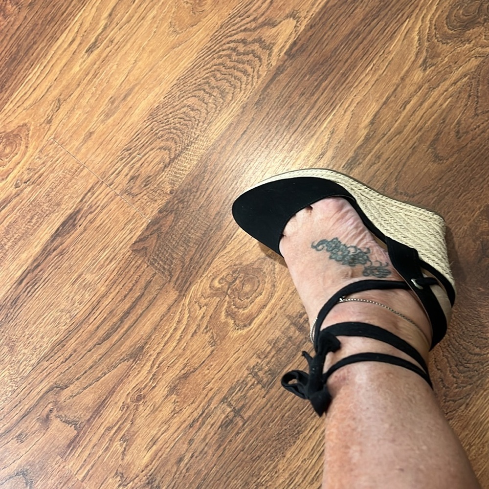 Shoes - Picture 4 of 4